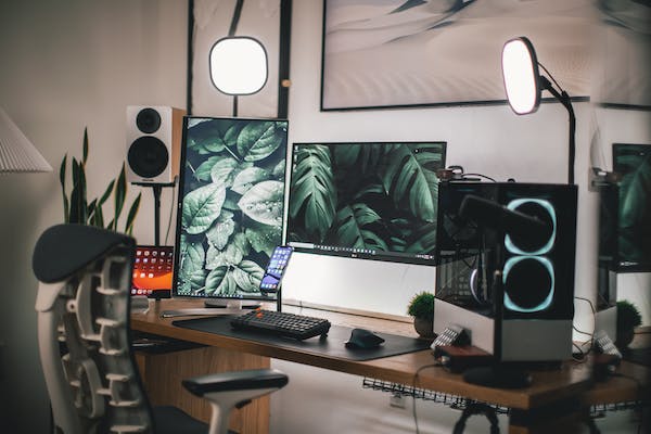 Biurko pod komputer? Wybierz to gamingowe! Biurka idealne do nowoczesnych aranżacji