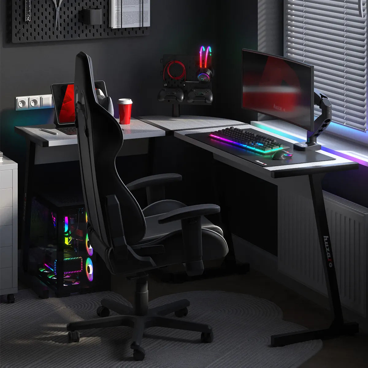 HUZARO HERO 6.0 Bílý RGB chytrý herní stůl 147 cm 