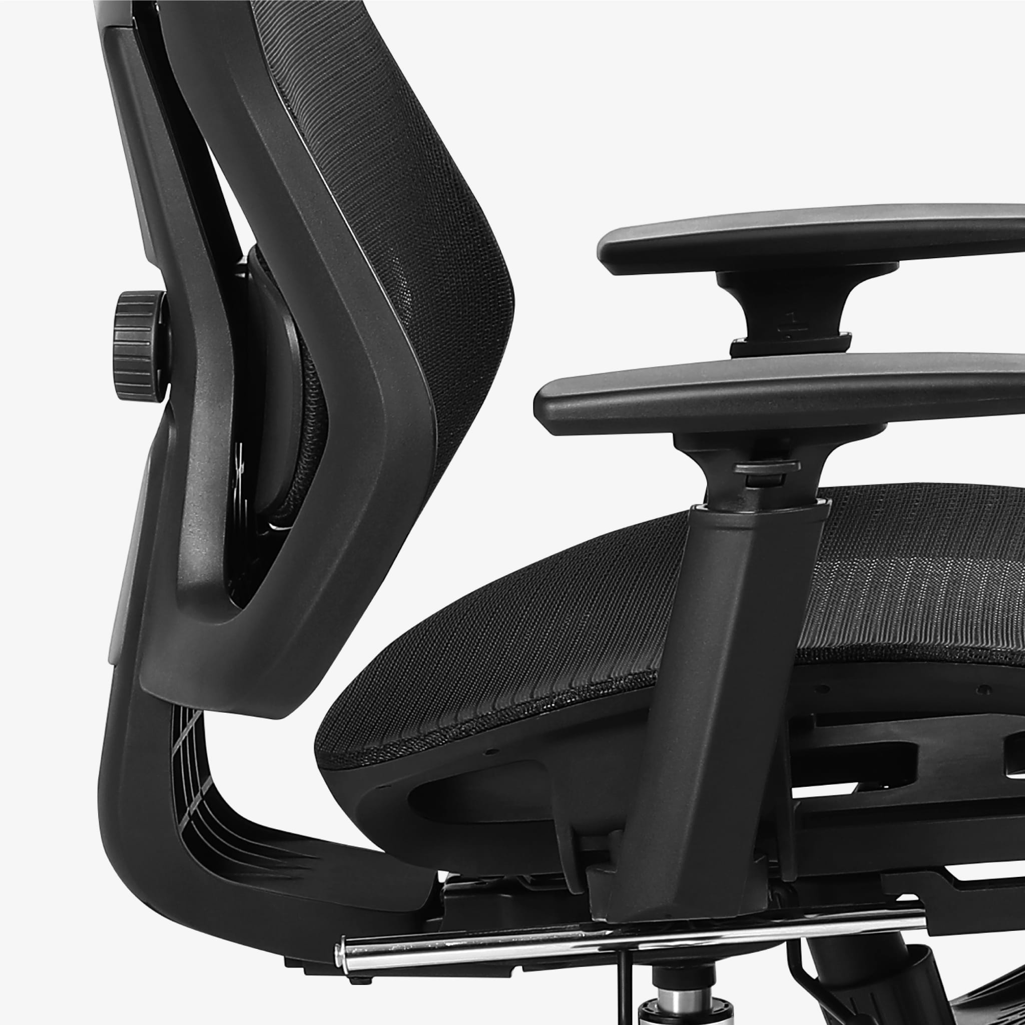 Otočná židle Mark Adler Expert 5.7, černá 