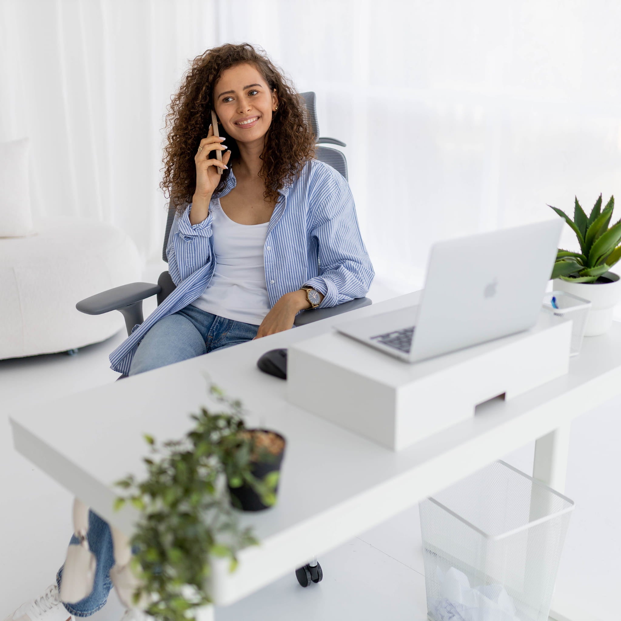 Elektrický stůl Mark Adler Leader 8.2 White 120 cm 