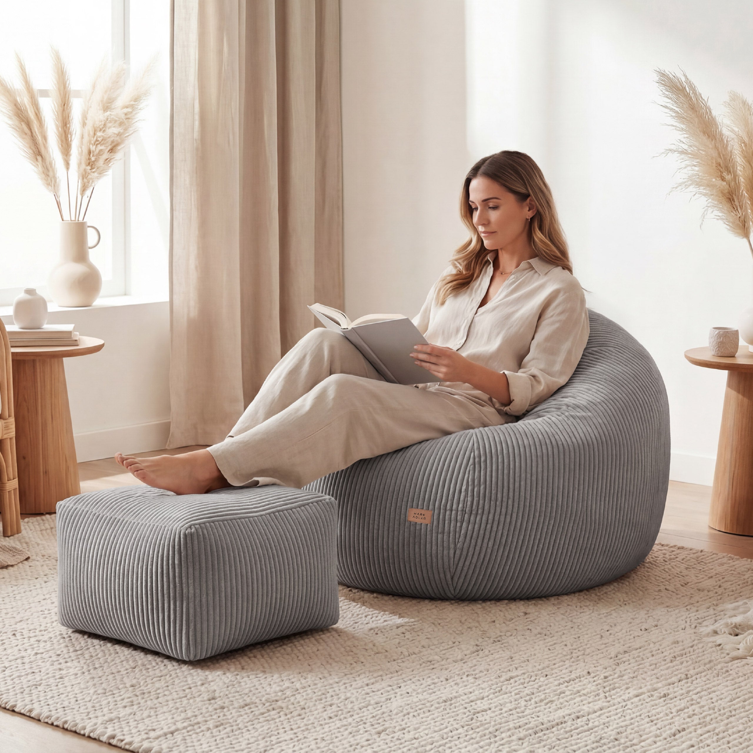 Křeslo puf manšestrový s podnožkou Mark Adler Comfy 3.0 Grey