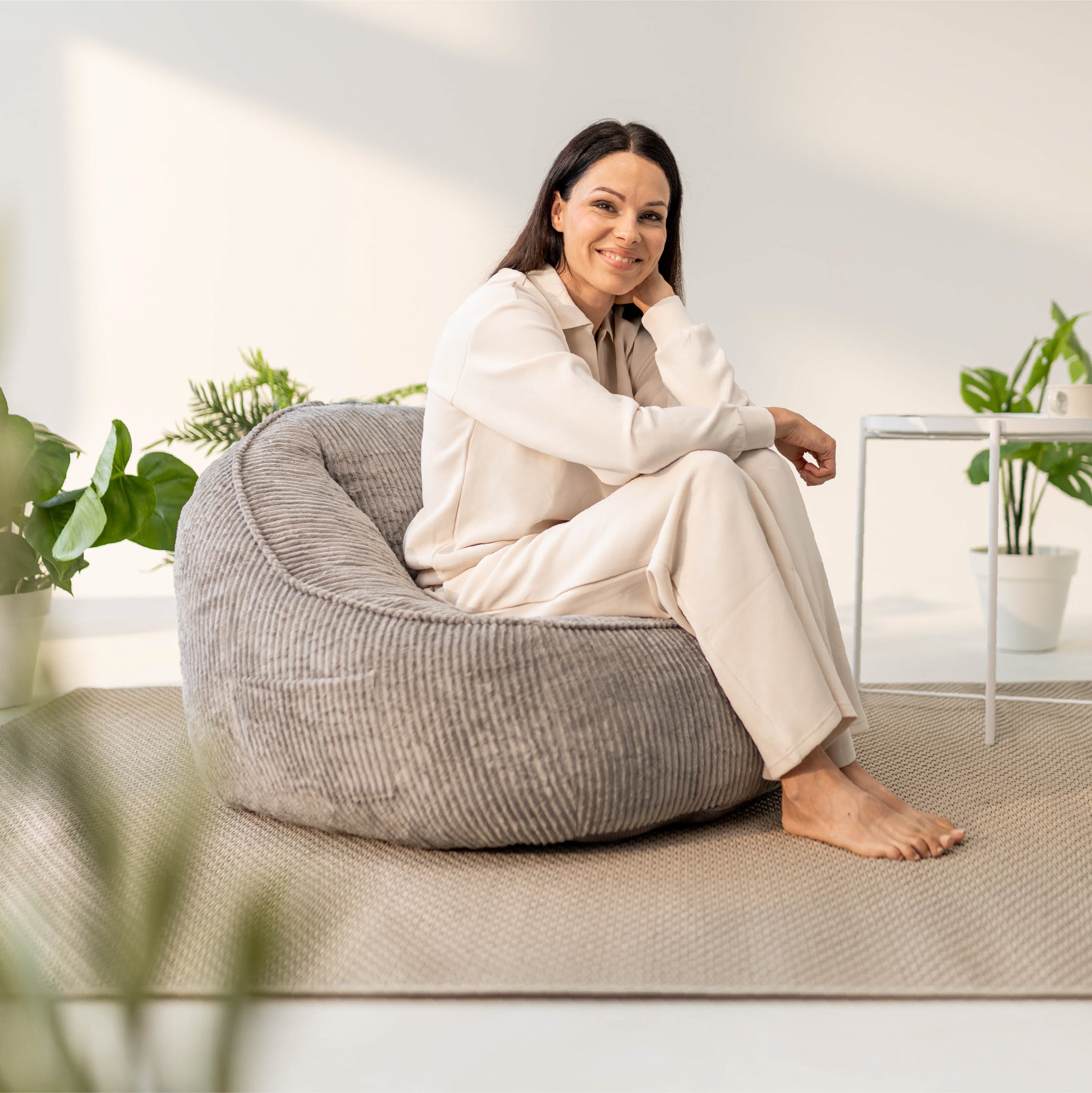 Křeslo puf s opěradlem manšestrový Mark Adler Comfy 4.0 Grey