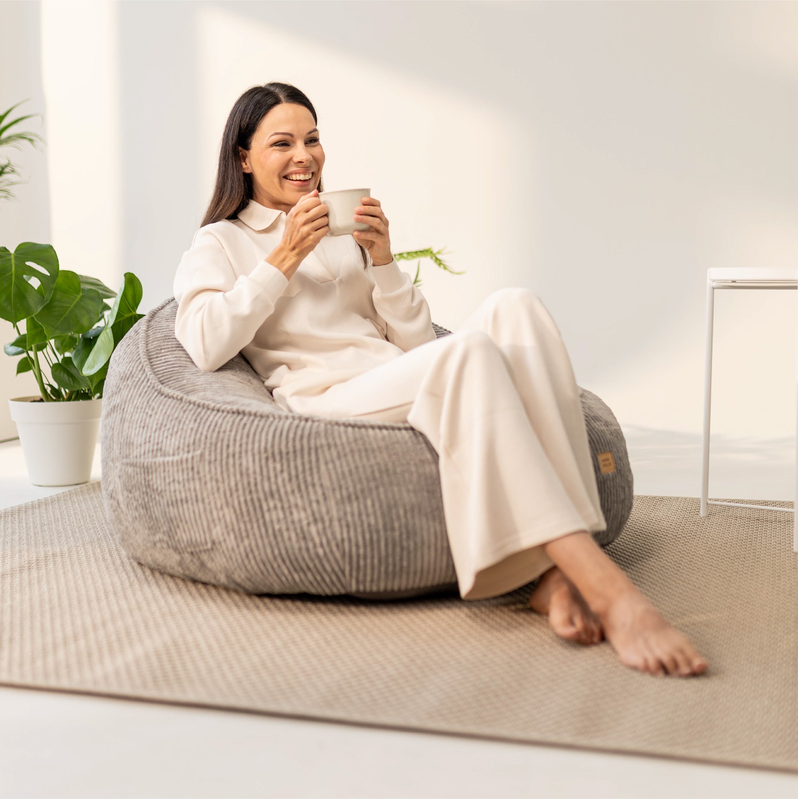 Křeslo puf s opěradlem manšestrový Mark Adler Comfy 4.0 Grey