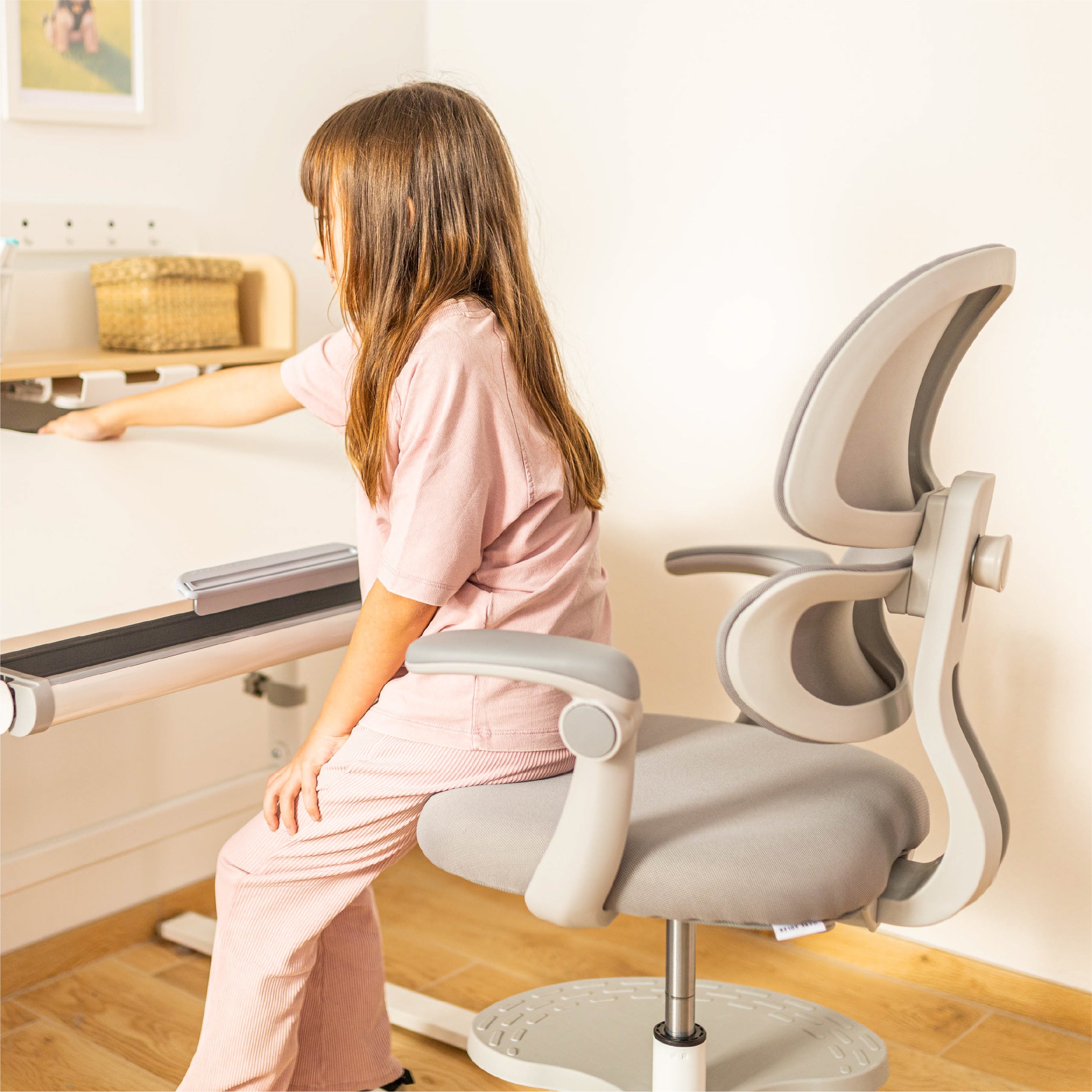Ergonomická dětská židle Mark Adler Junior 4.4 Grey