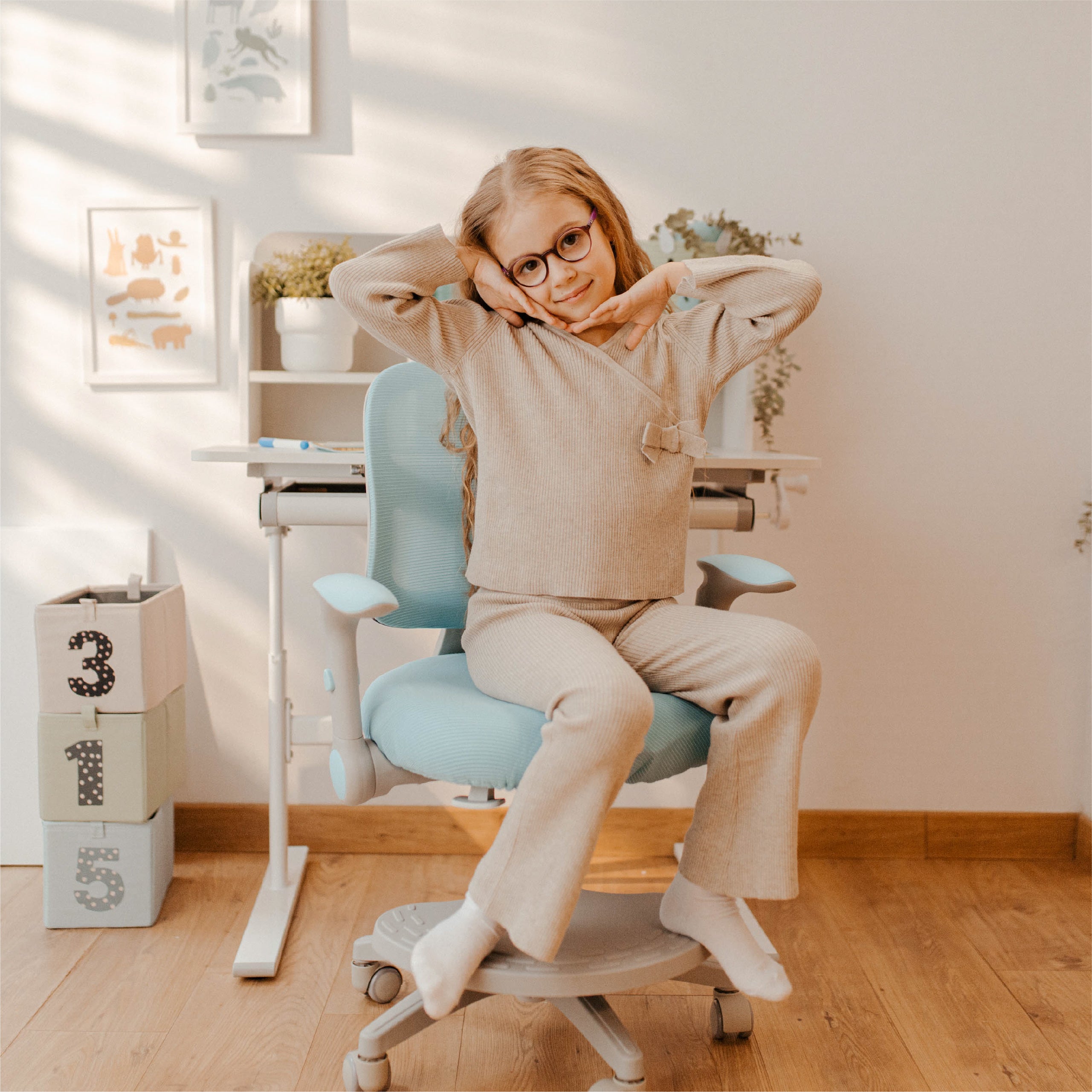 Dětská ergonomická židlička Mark Adler Junior 4.6 modrá
