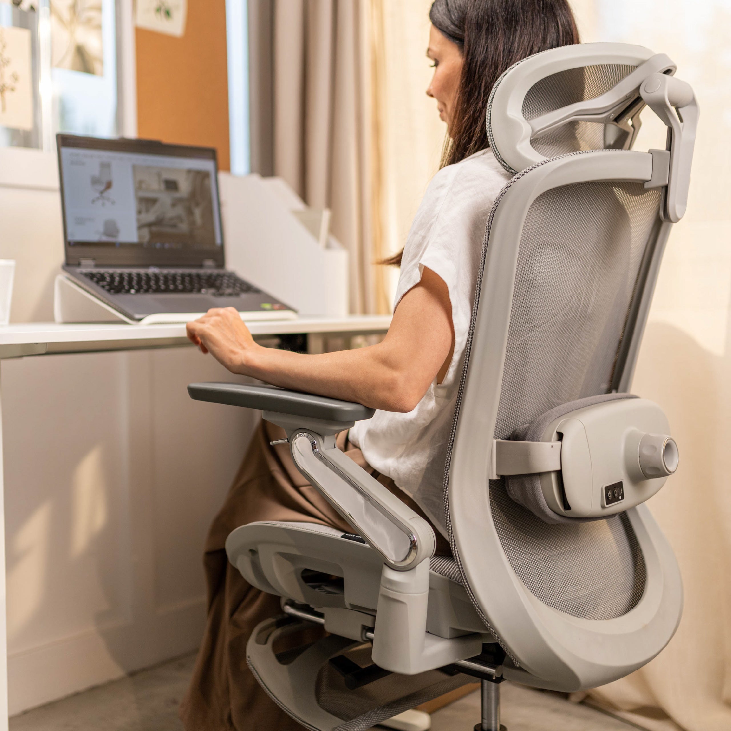 Ergonomické křeslo s masáží Mark Adler Leadpro 8.7 Grey