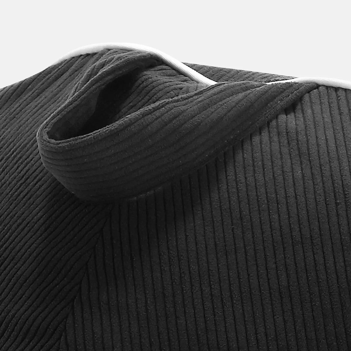 Pohodlný manšestrový puf Mark Adler 