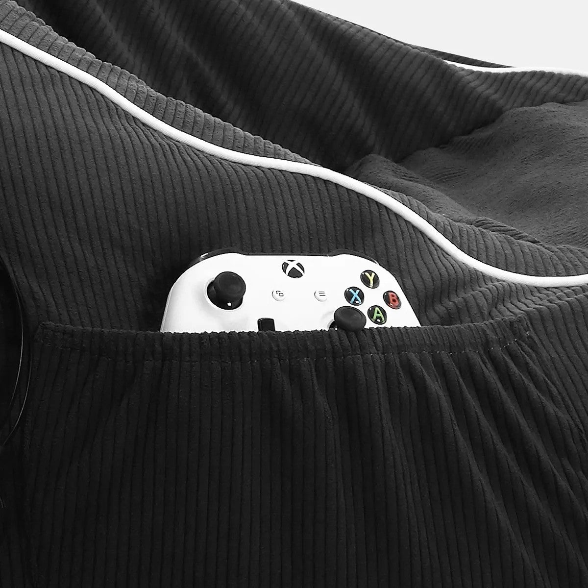 Pohodlný manšestrový puf Mark Adler 