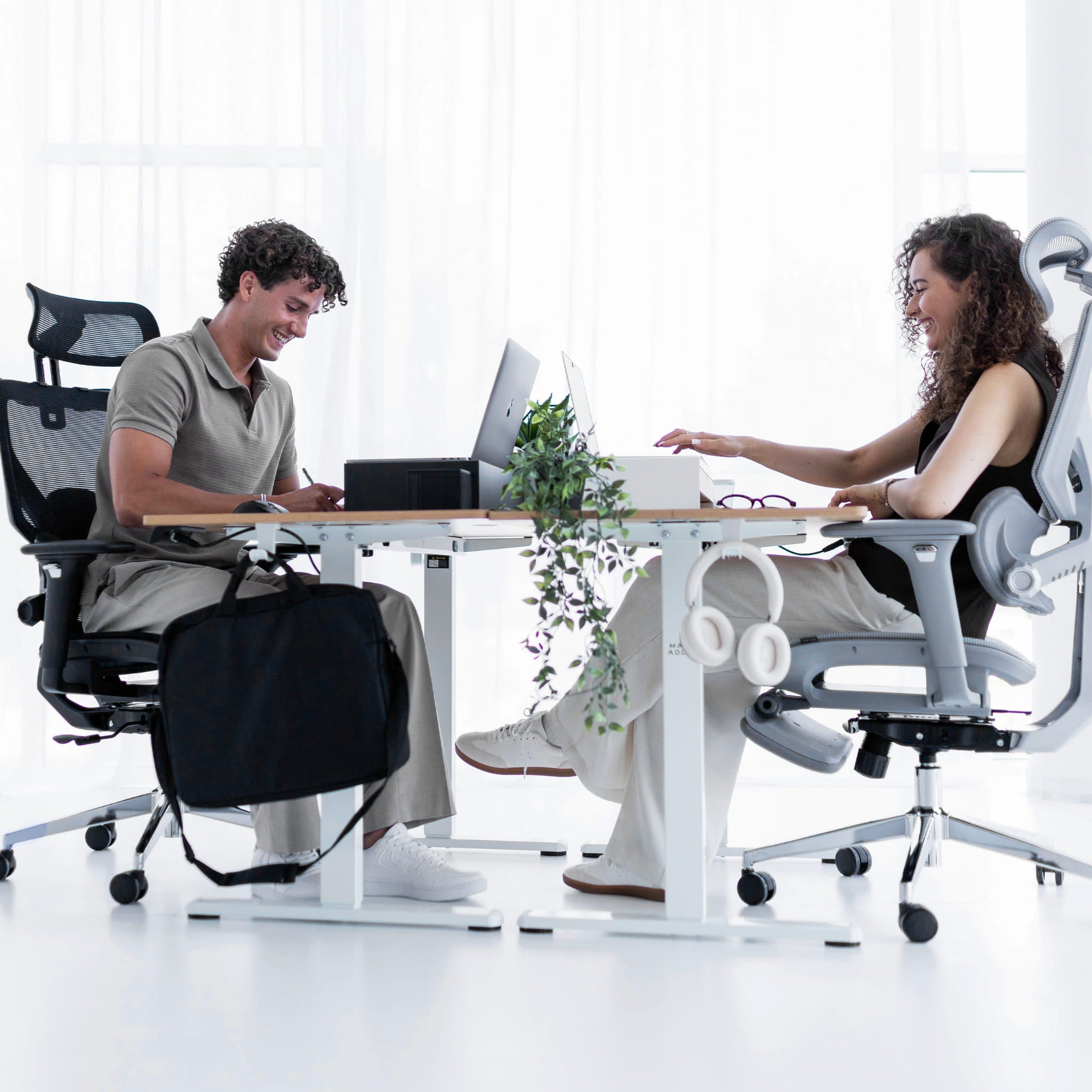 Elektrický stůl Mark Adler Leader 7.0 Craft 120 cm 