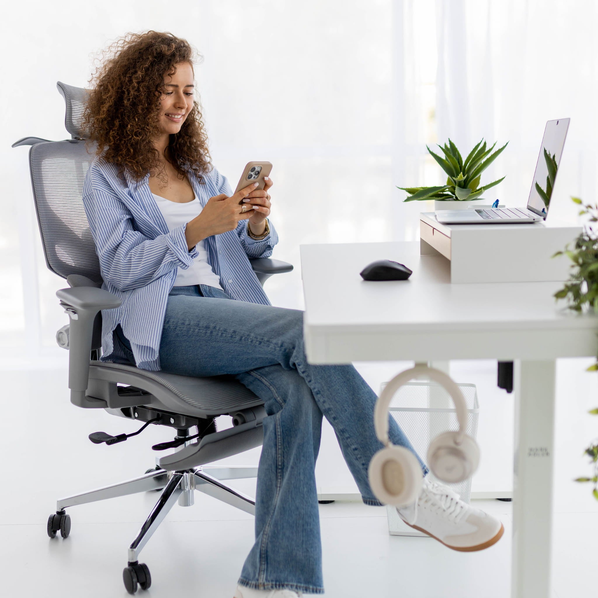 Elektrický stůl Mark Adler Leader 8.2 White 120 cm 