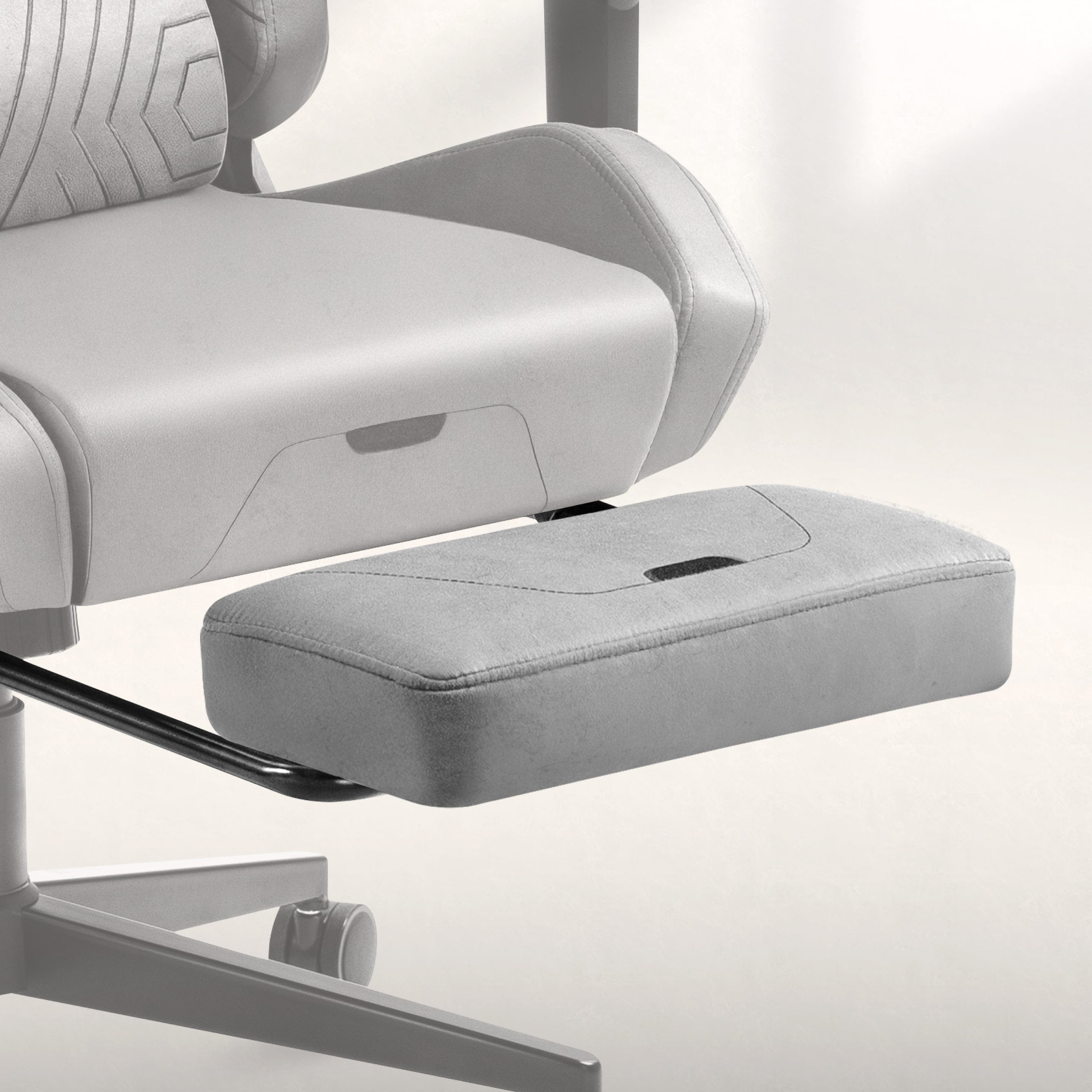 Výsuvná opěrka nohou pro větší pohodlí