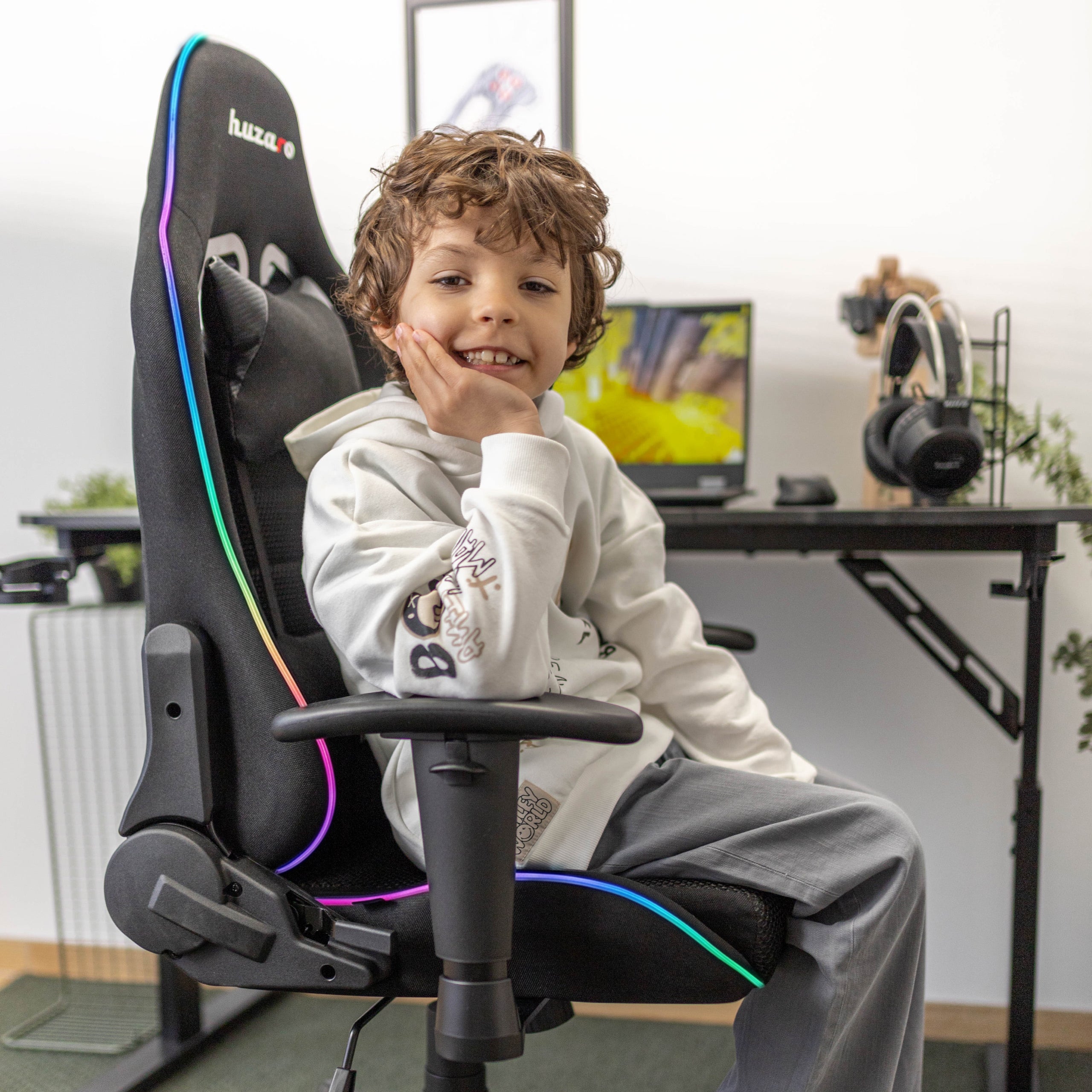 Herní židle HUZARO RANGER 6.0 RGB Mesh pro děti 