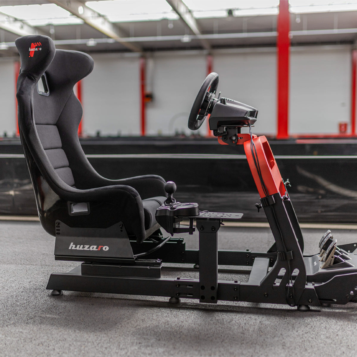 Závodní kokpit Huzaro Speed 8.3 pro sim racing