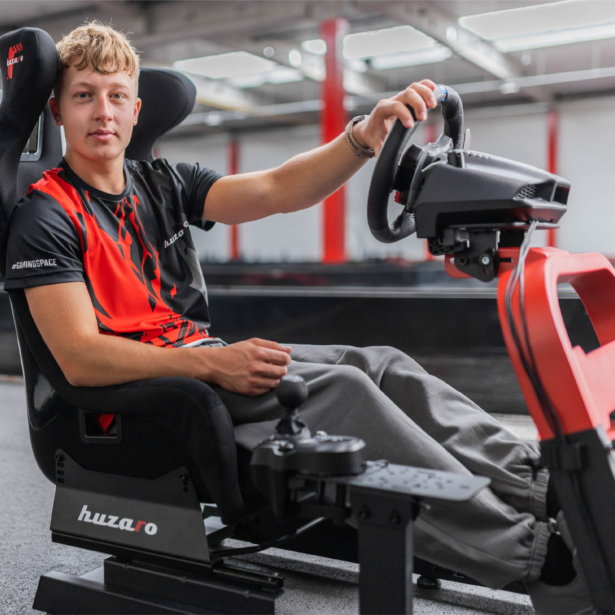Závodní kokpit Huzaro Speed 8.3 pro sim racing